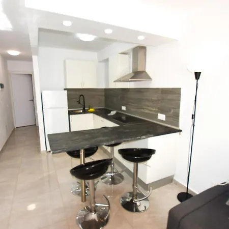 Apartment Book Jet - Lomas Sunny Homes *