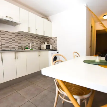 Book Jet - Lomas Sunny Homes *