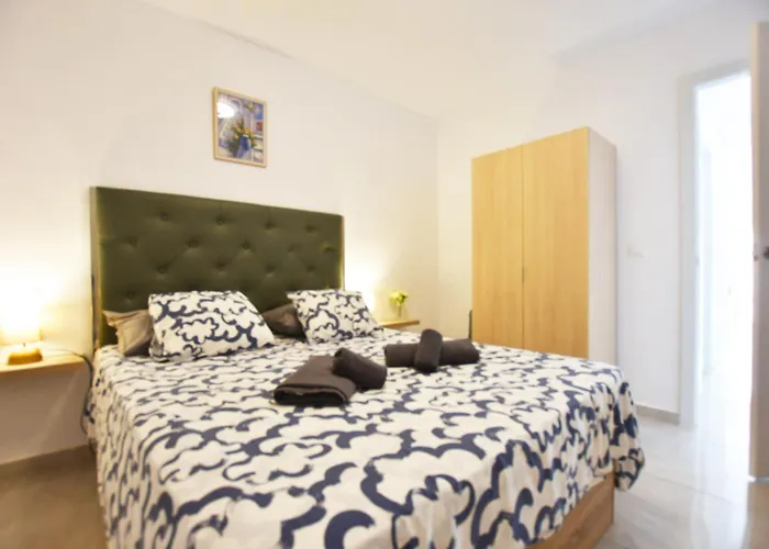 Book Jet - Lomas Sunny Homes Apartment