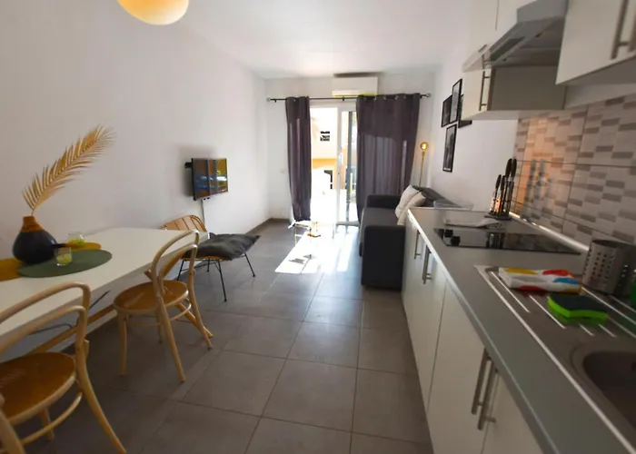 Book Jet - Lomas Sunny Homes Apartment