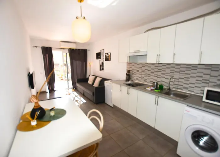 Book Jet - Lomas Sunny Homes Apartment