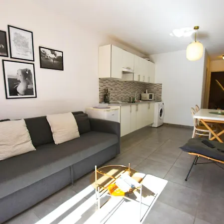 Book Jet - Lomas Sunny Homes